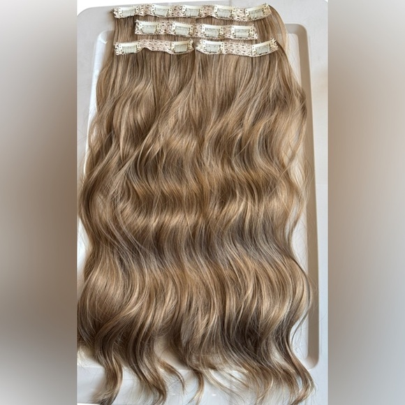 Clip In Light Brown Hair Extensions 20 In Wavy Hair - Picture 2 of 5